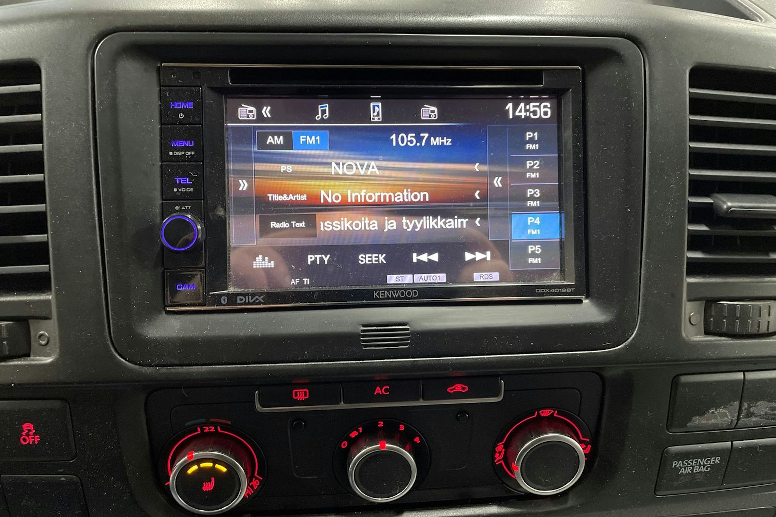 Ruskea (beige) Volkswagen Transporter umpipak. 2011 kuva 19.