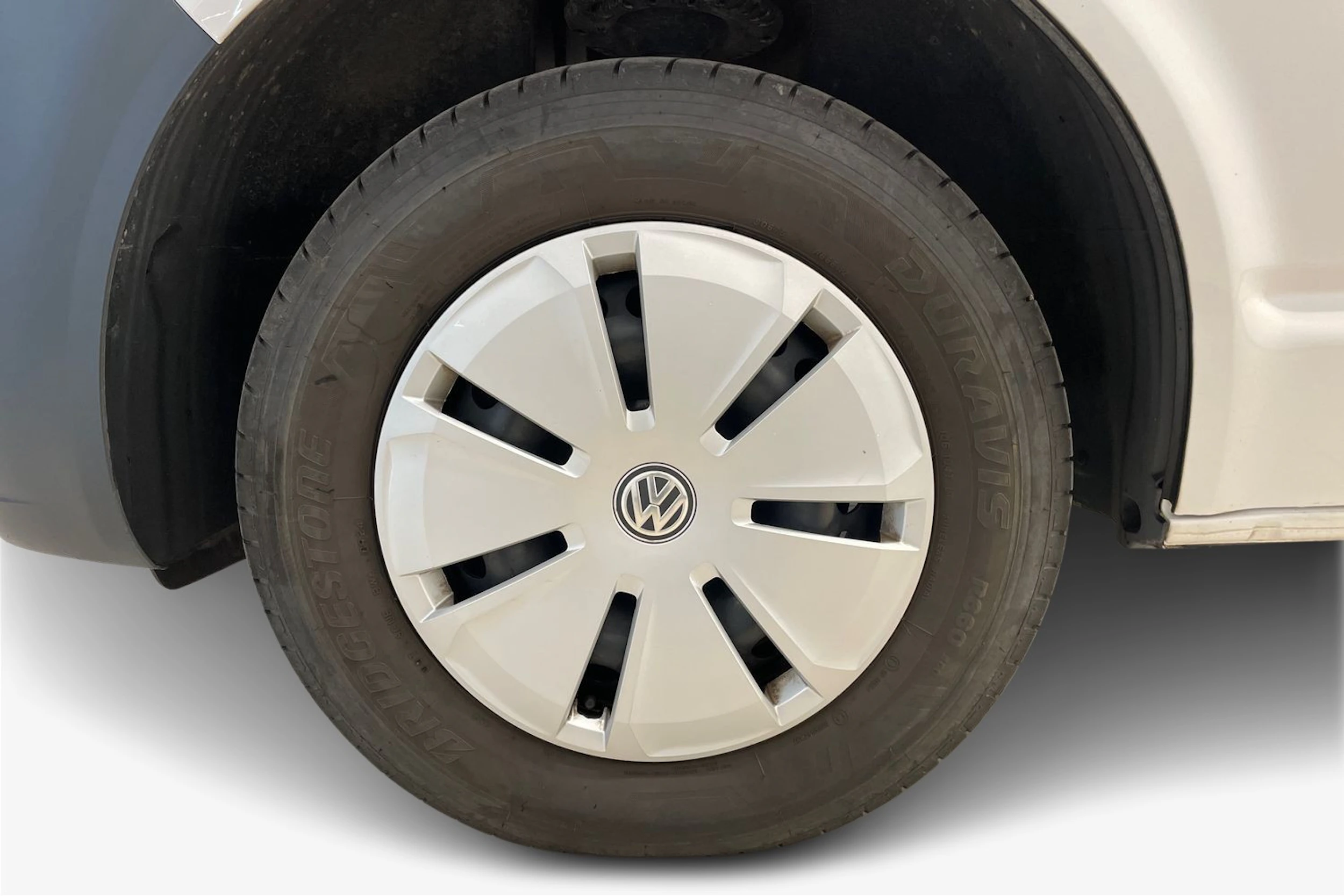 valkoinen Volkswagen Transporter 2024 kuva 12.