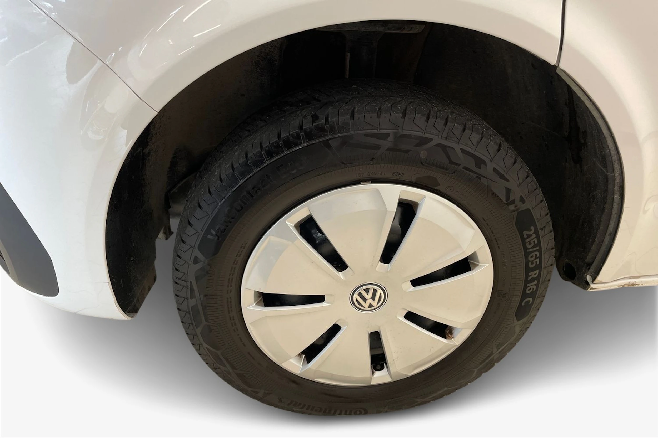valkoinen Volkswagen Transporter umpipake 2024 kuva 12.