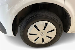 valkoinen Volkswagen Transporter umpipake 2024 kuva 12.