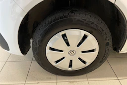 valkoinen Volkswagen Transporter umpipake 2024 kuva 13.
