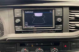 valkoinen Volkswagen Transporter umpipake 2024 kuva 20.
