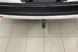 valkoinen Volkswagen Transporter umpipake 2024 kuva 24.