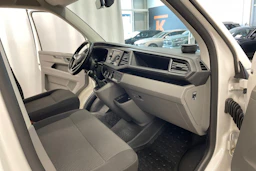valkoinen Volkswagen Transporter umpipake 2024 kuva 27.
