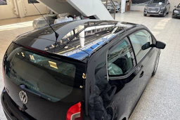 Musta Volkswagen up! 2012 kuva 13.
