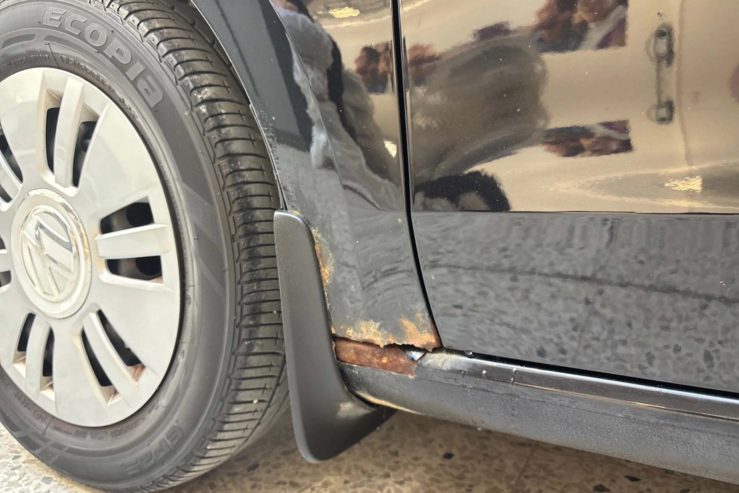 Musta Volkswagen up! 2012 kuva 19.