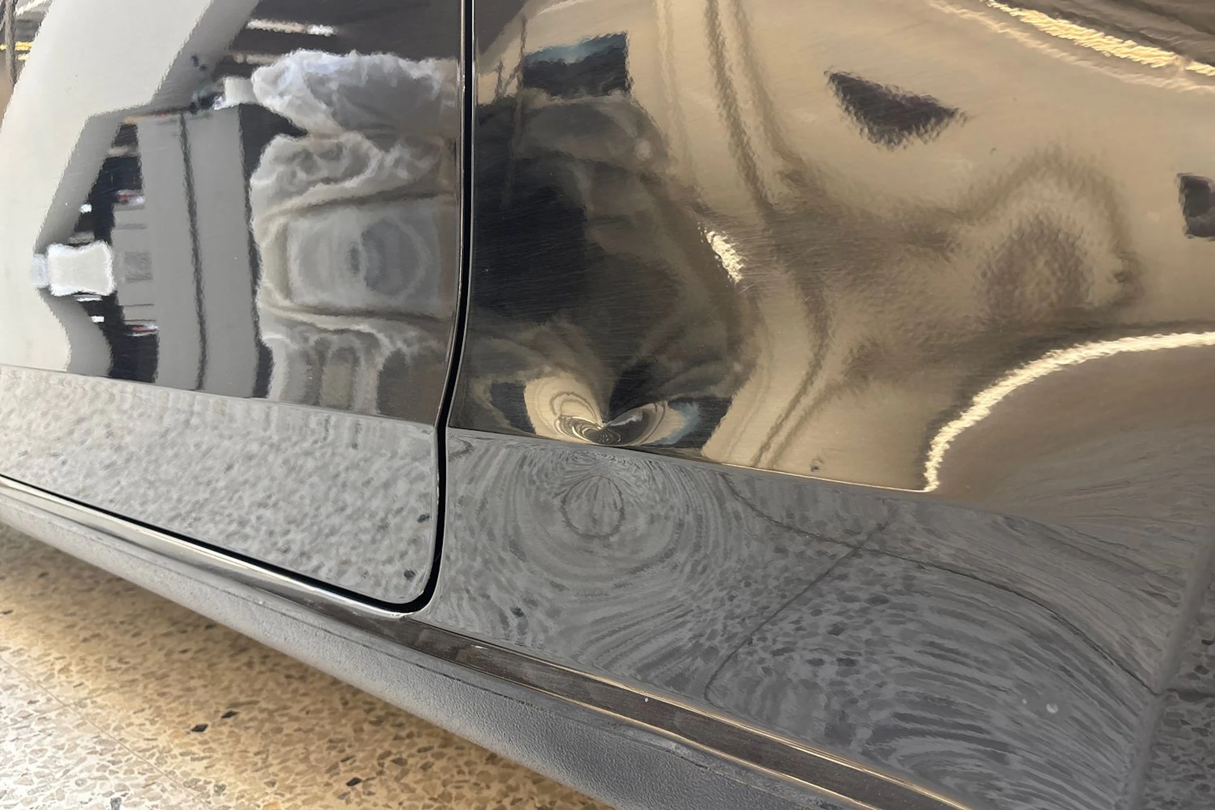 Musta Volkswagen up! 2012 kuva 22.