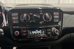 harmaa Volkswagen up! 2013 kuva 20.