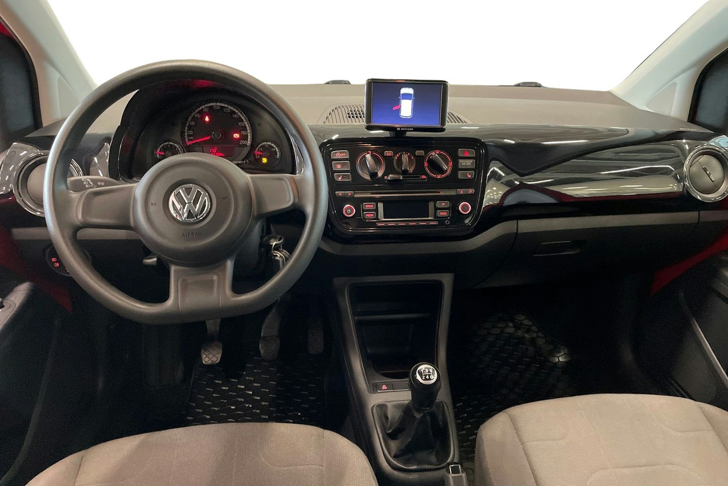 punainen Volkswagen up! 2013 kuva 9.