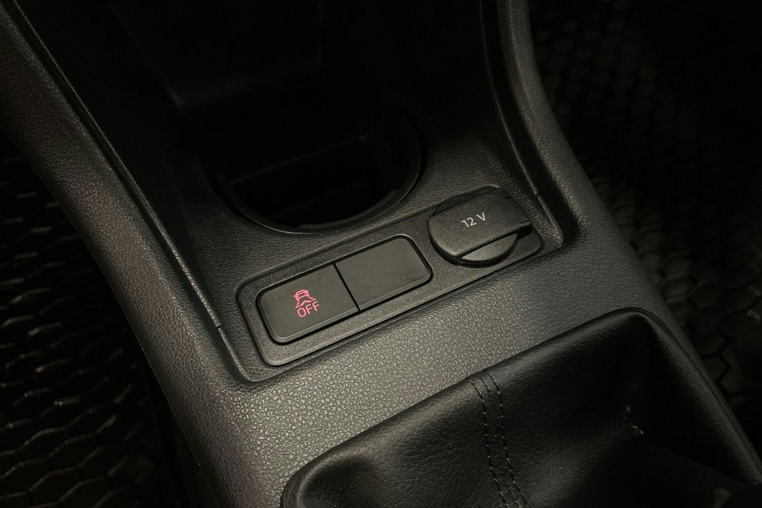 punainen Volkswagen up! 2013 kuva 20.