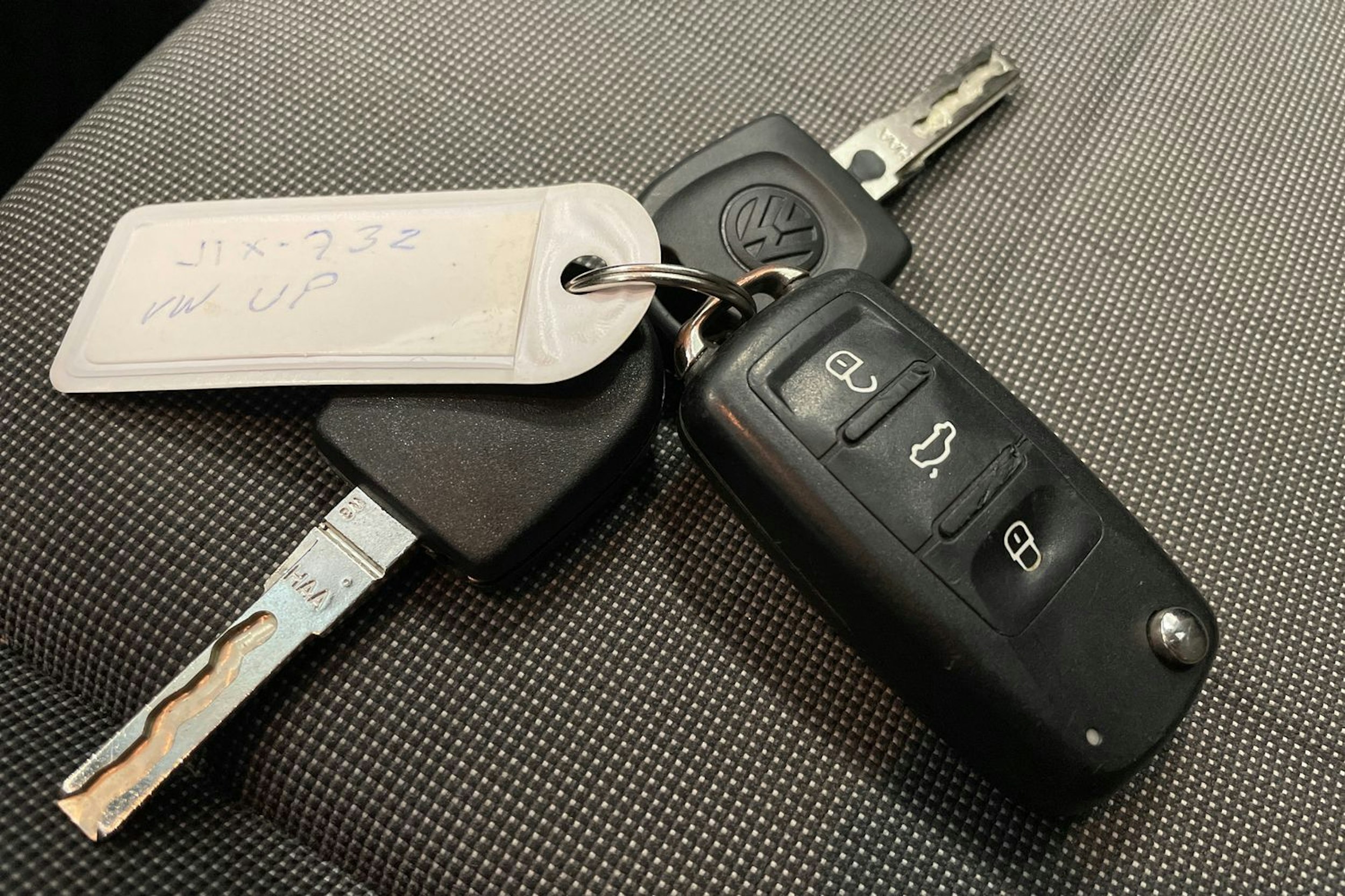 punainen Volkswagen up! 2013 kuva 25.