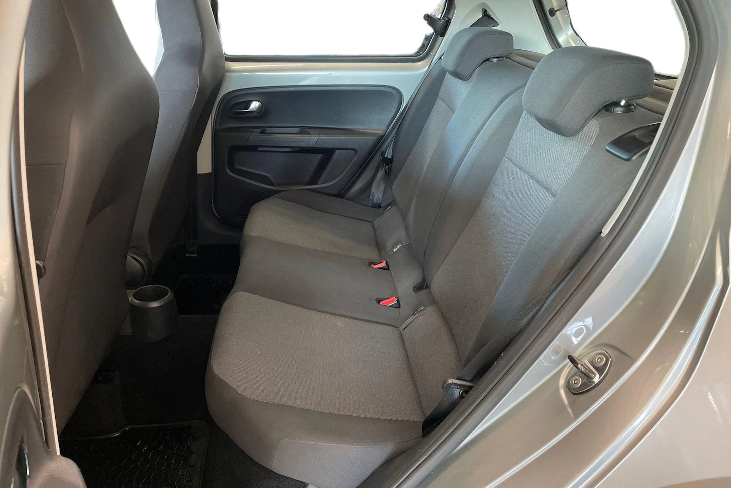 harmaa Volkswagen up! 2013 kuva 8.