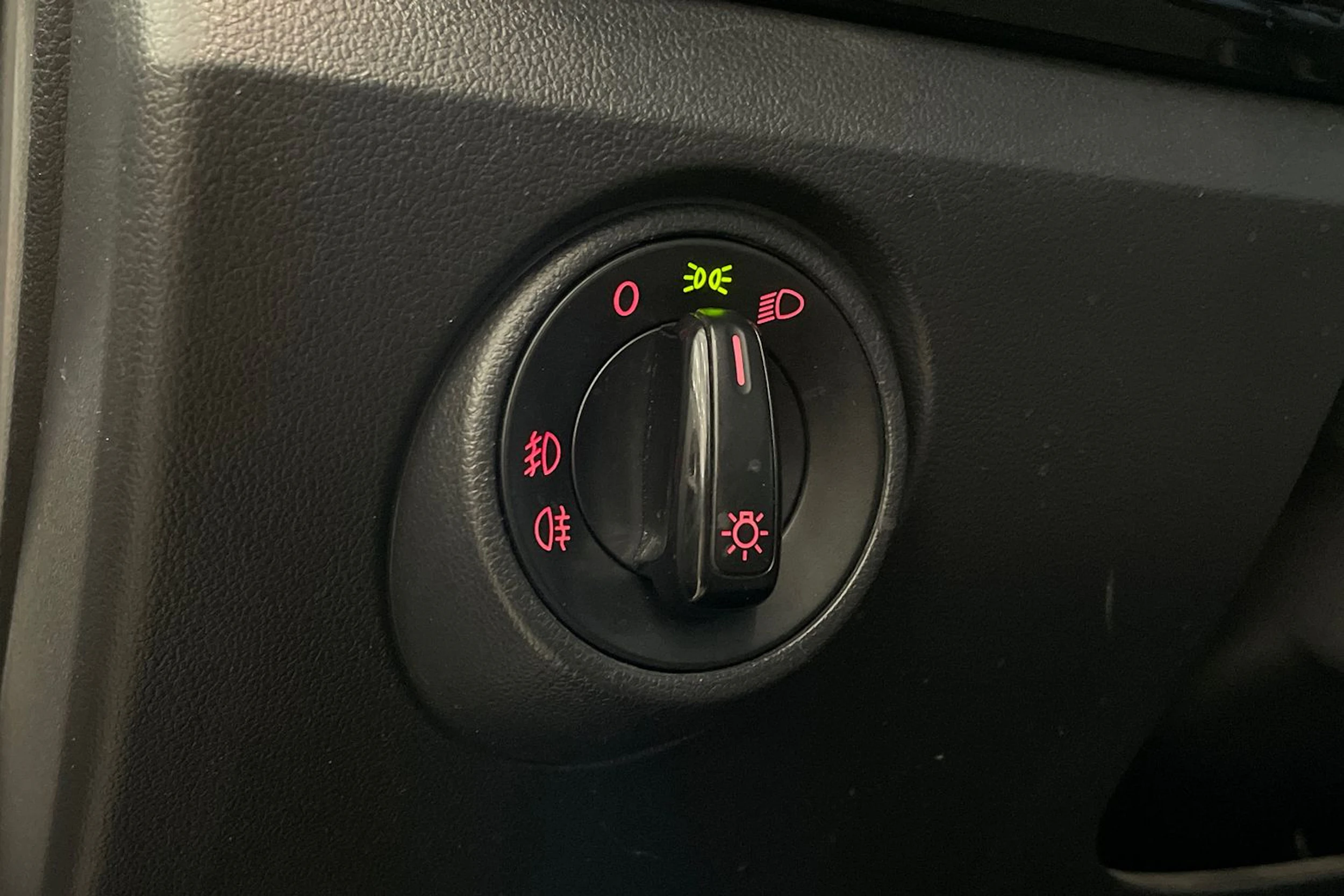 harmaa Volkswagen up! 2013 kuva 17.