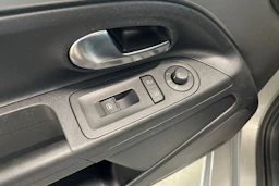 harmaa Volkswagen up! 2013 kuva 18.
