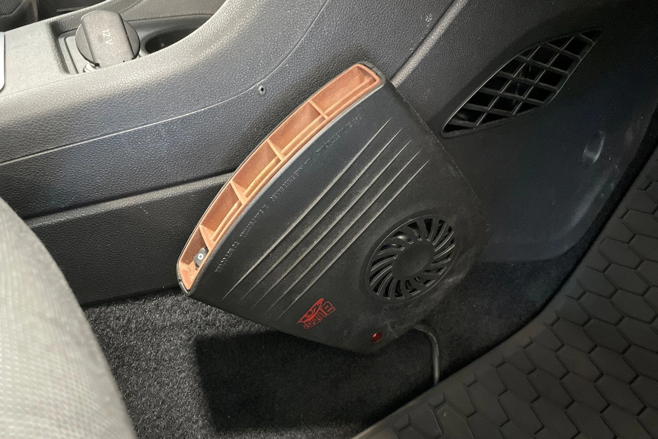 harmaa Volkswagen up! 2013 kuva 21.