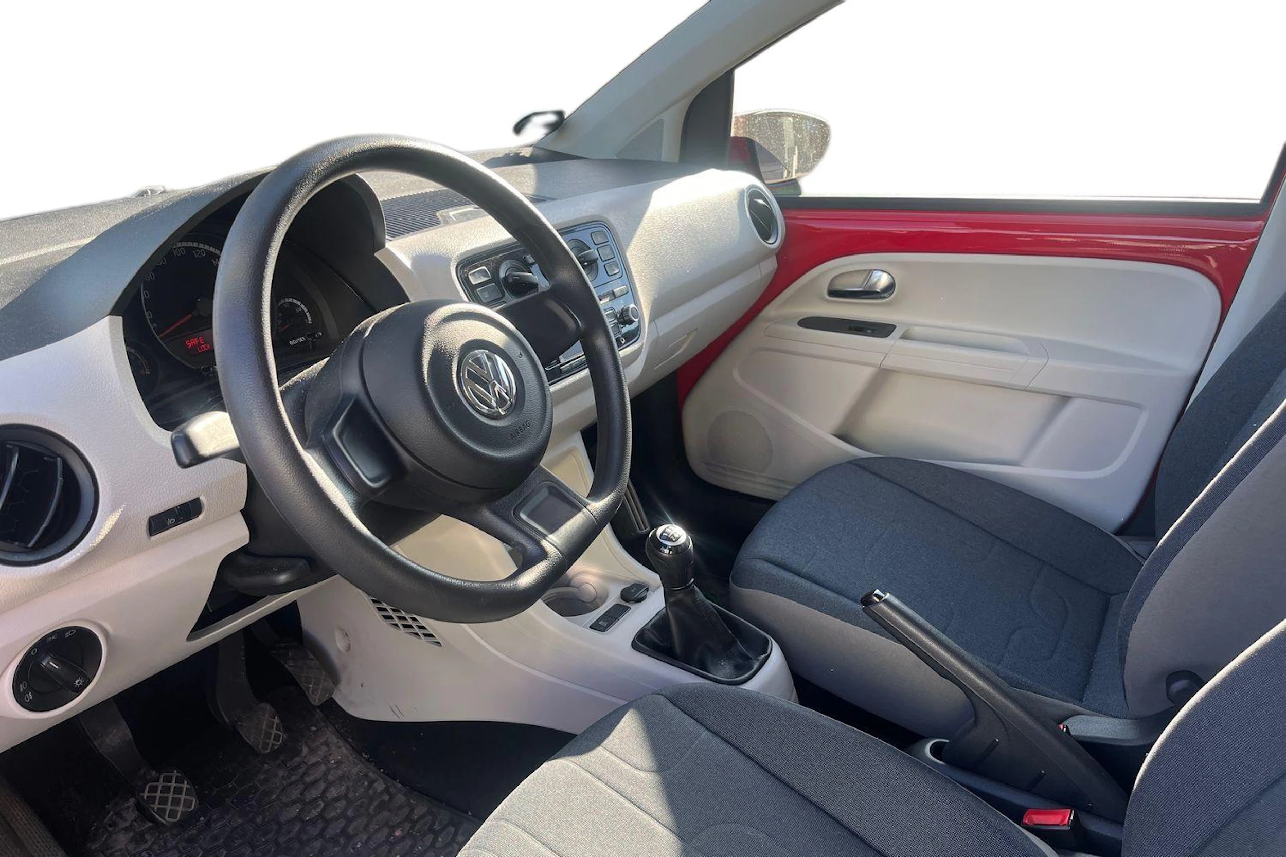 Punainen Volkswagen up! 2013 kuva 3.