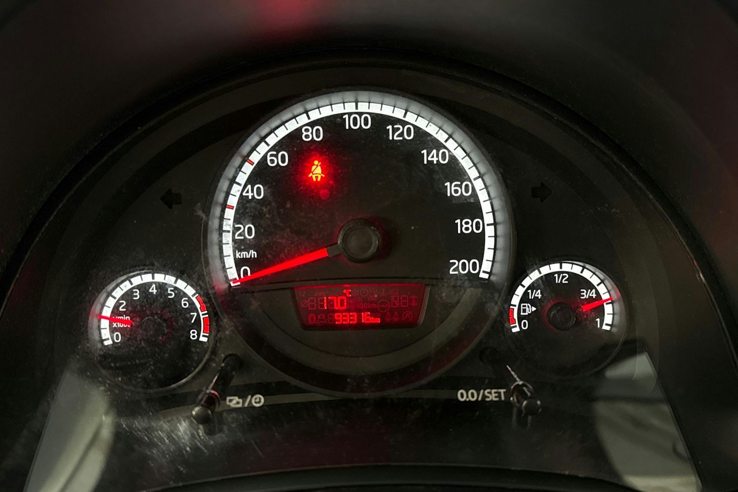 punainen Volkswagen up! 2014 kuva 16.