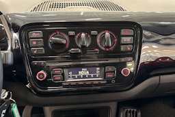 punainen Volkswagen up! 2014 kuva 18.