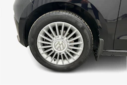 musta Volkswagen up! 2015 kuva 12.