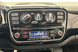musta Volkswagen up! 2015 kuva 21.