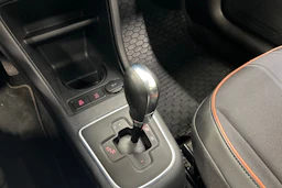 musta Volkswagen up! 2015 kuva 22.