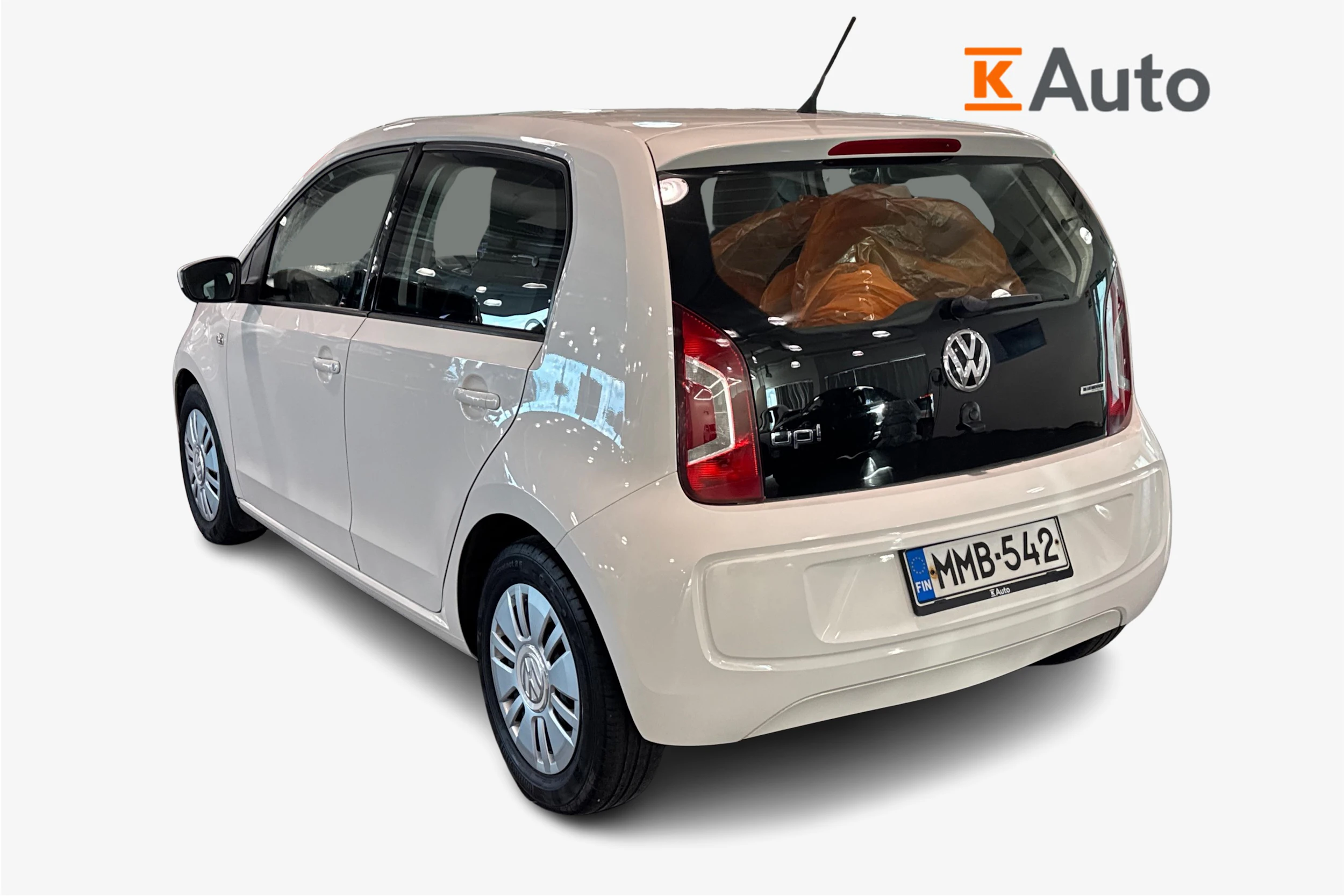 valkoinen Volkswagen up! 2015 kuva 2.