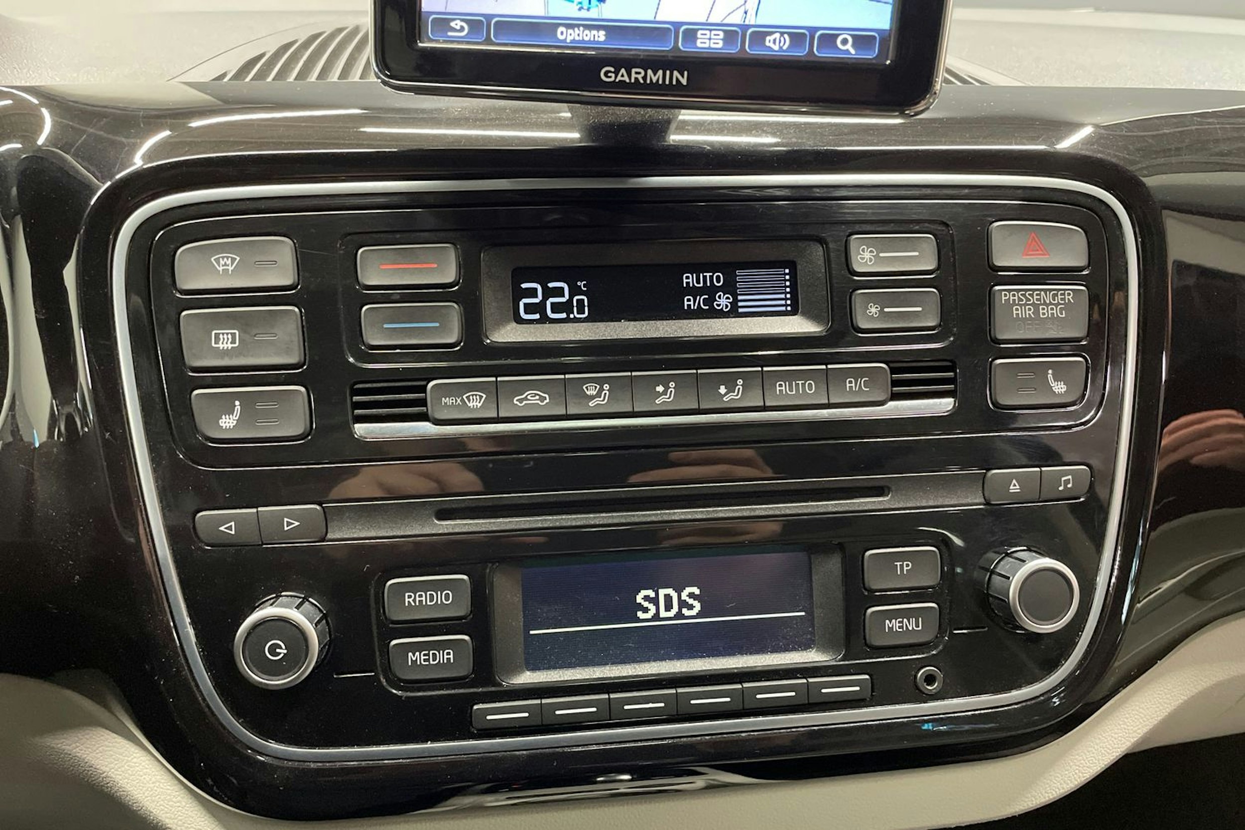 musta Volkswagen up! 2015 kuva 12.
