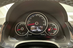 musta Volkswagen up! 2015 kuva 13.