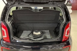 musta Volkswagen up! 2015 kuva 15.