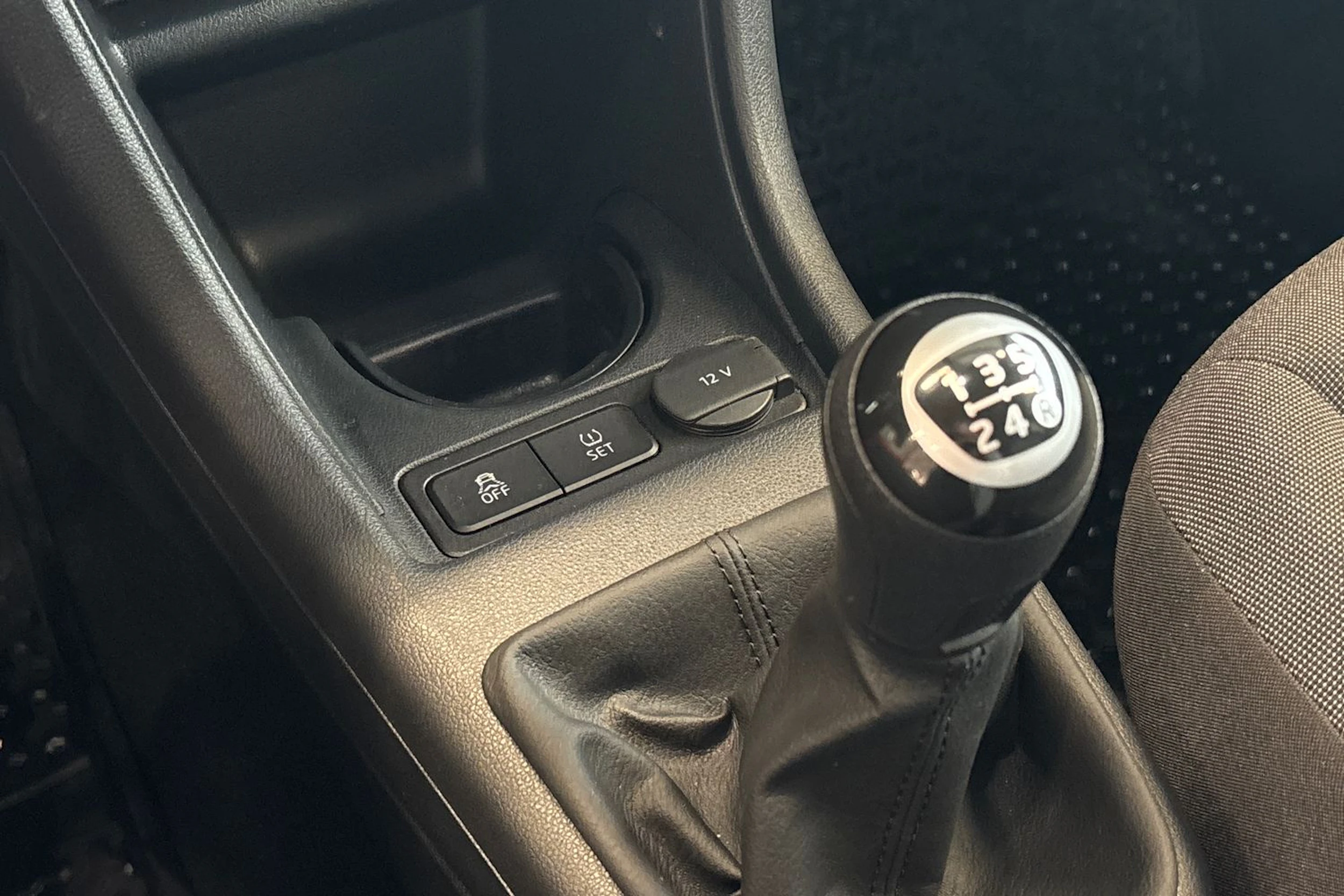 Punainen Volkswagen up! 2015 kuva 19.