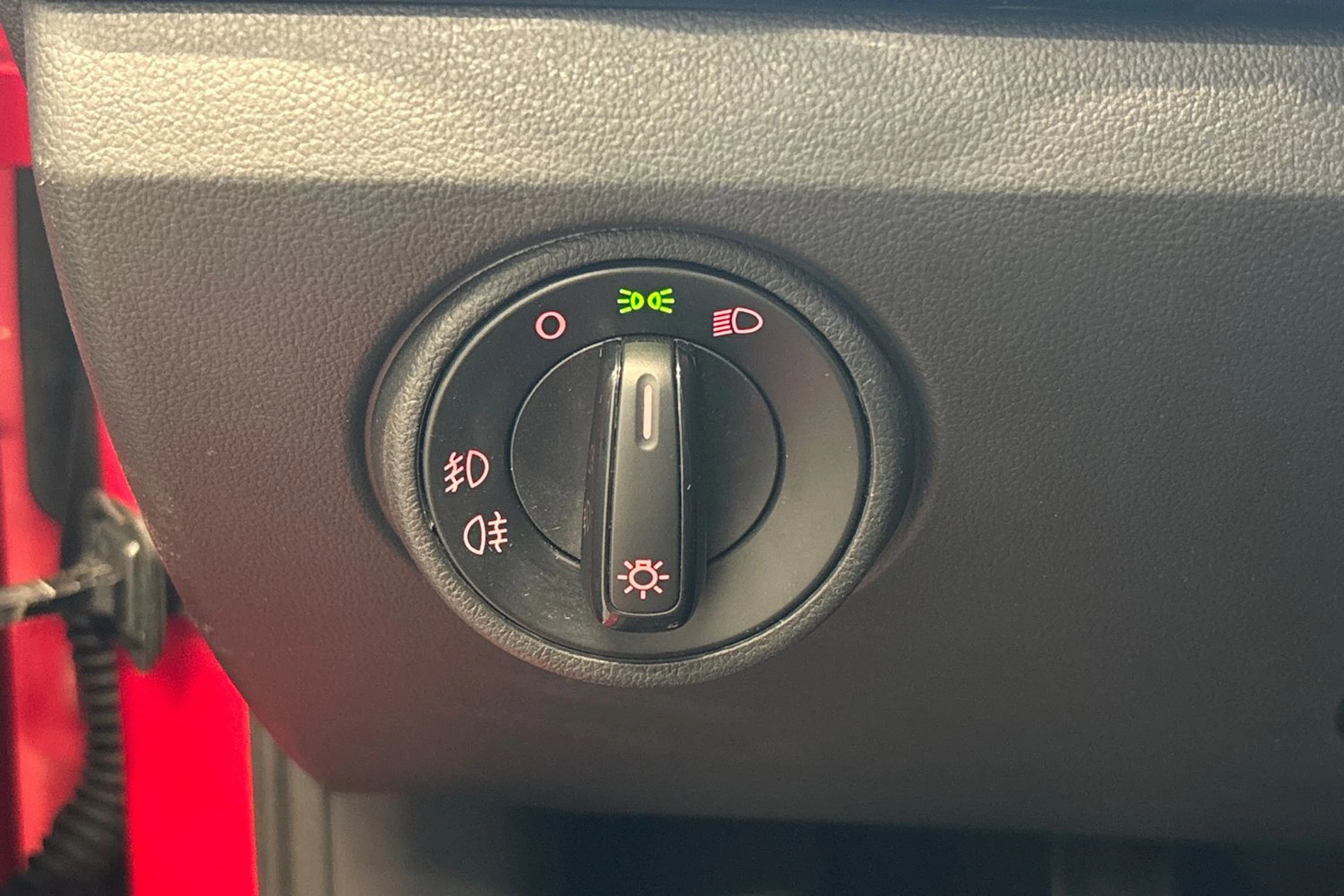 Punainen Volkswagen up! 2015 kuva 21.