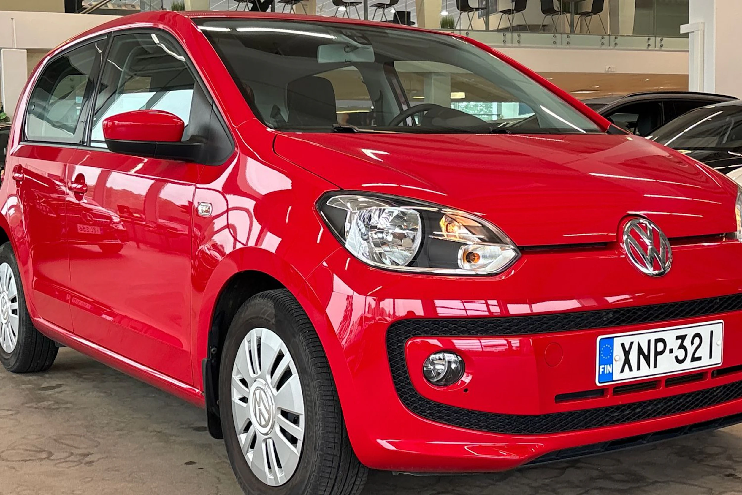 Punainen Volkswagen up! 2015 kuva 34.
