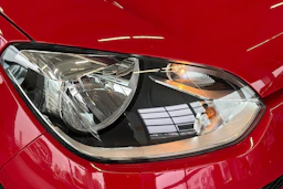 Punainen Volkswagen up! 2015 kuva 35.
