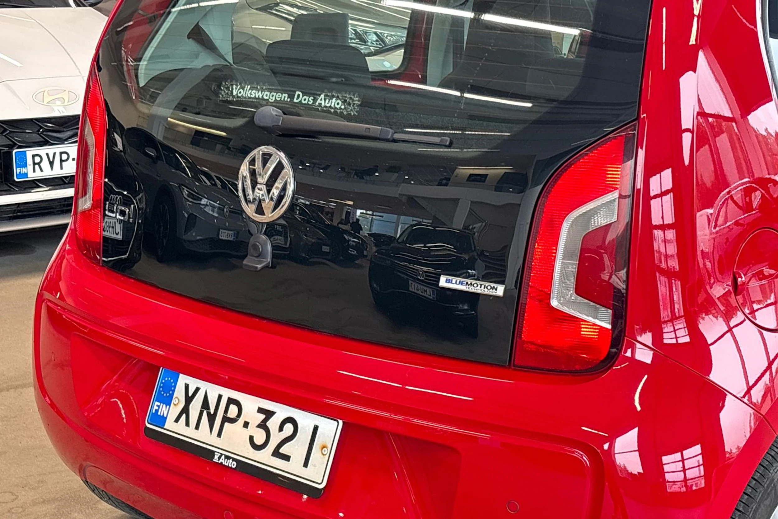 Punainen Volkswagen up! 2015 kuva 36.
