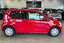 Punainen Volkswagen up! 2015 kuva 40.