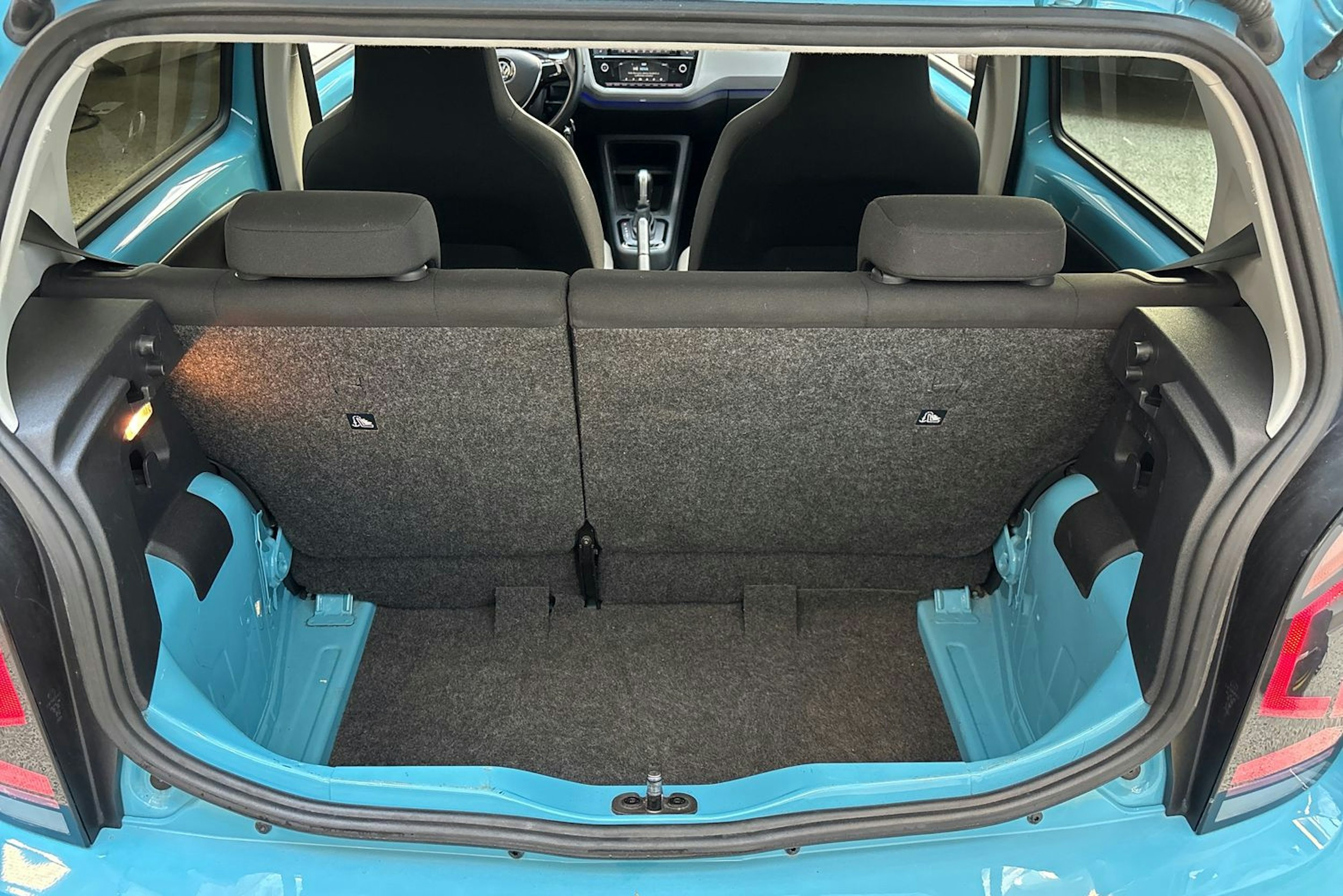 Sininen Volkswagen up! 2017 kuva 21.