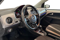 valkoinen Volkswagen up! 2017 kuva 7.