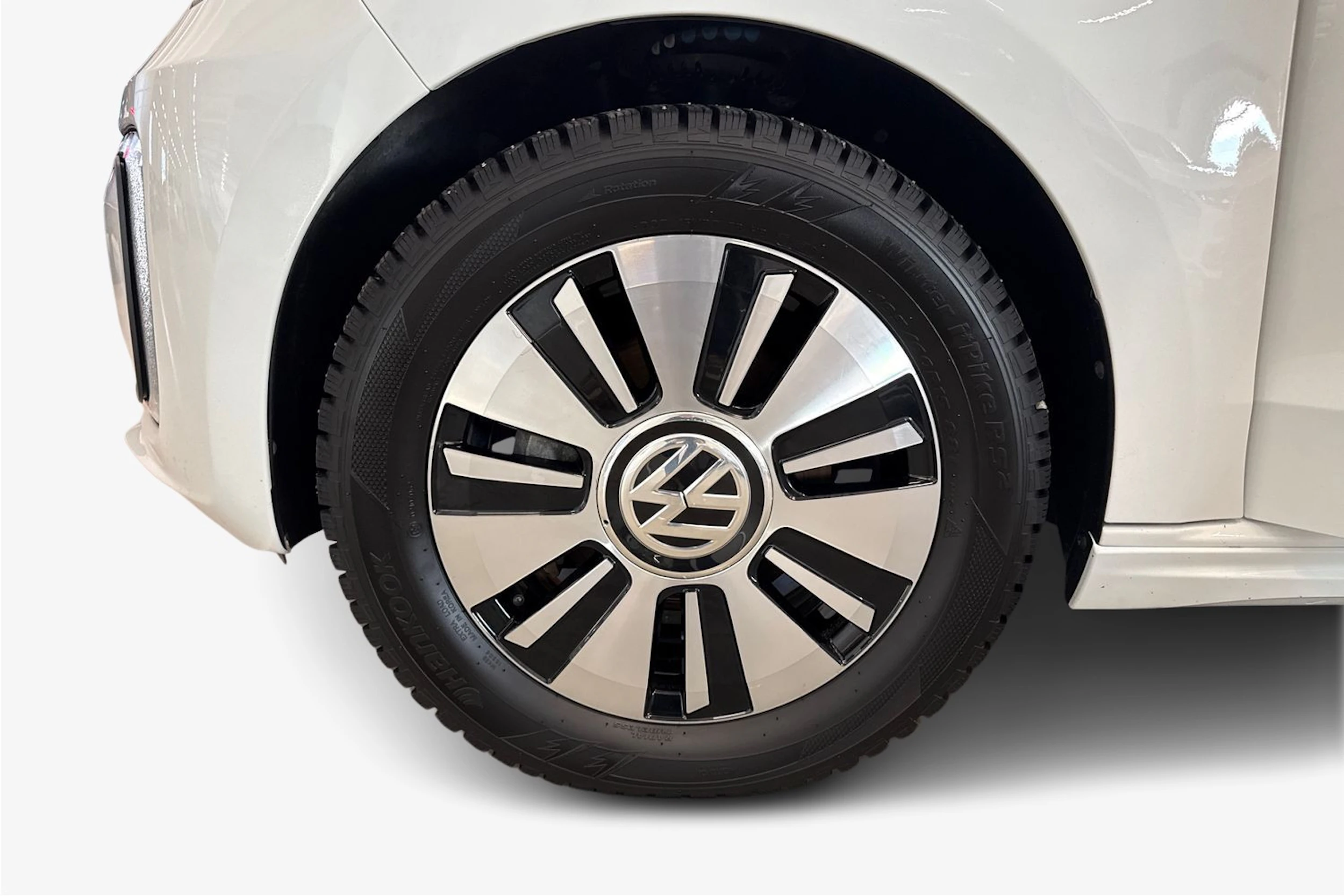 valkoinen Volkswagen up! 2017 kuva 11.