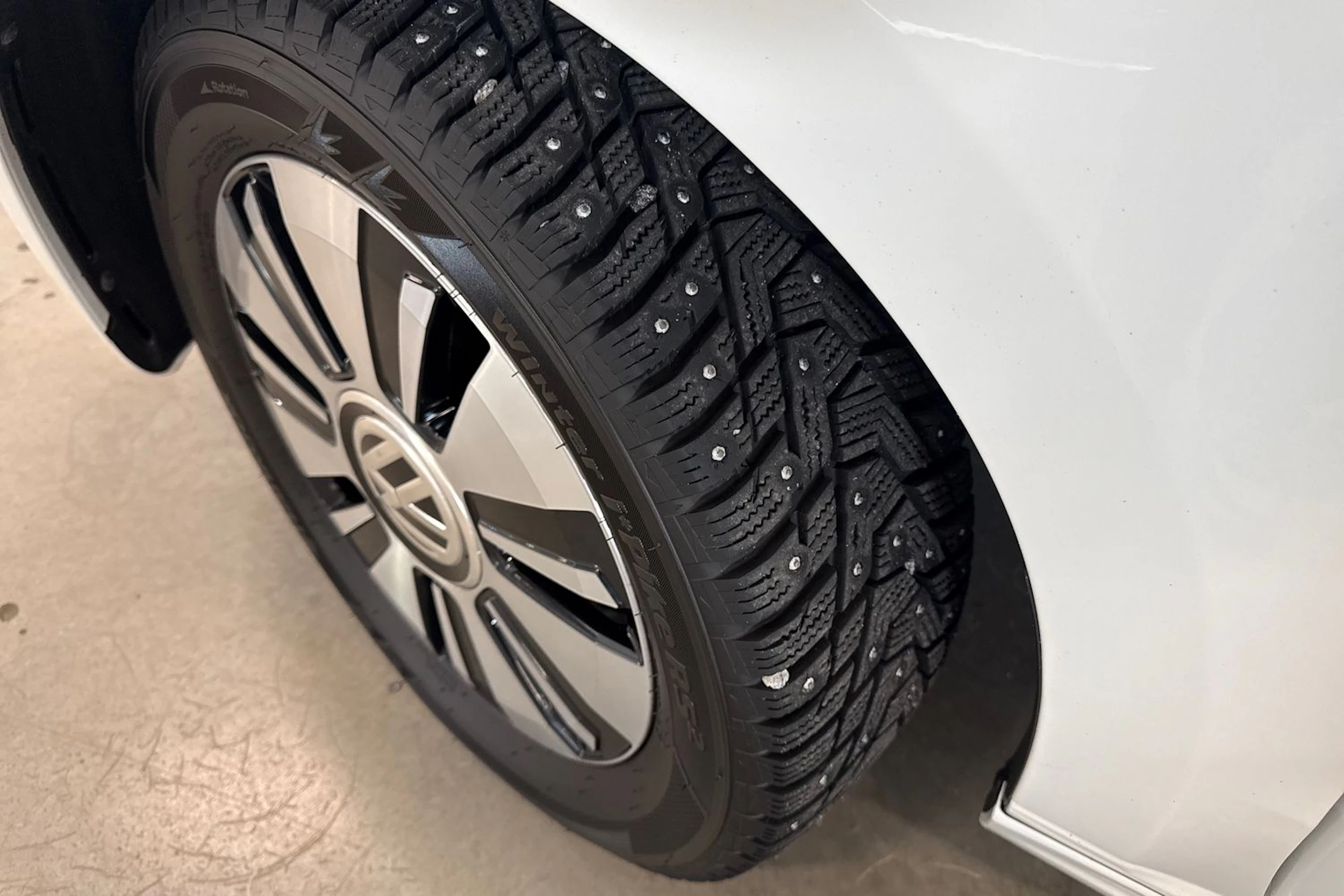 valkoinen Volkswagen up! 2017 kuva 13.