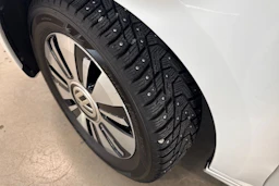 valkoinen Volkswagen up! 2017 kuva 13.