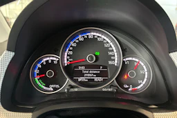 valkoinen Volkswagen up! 2017 kuva 16.