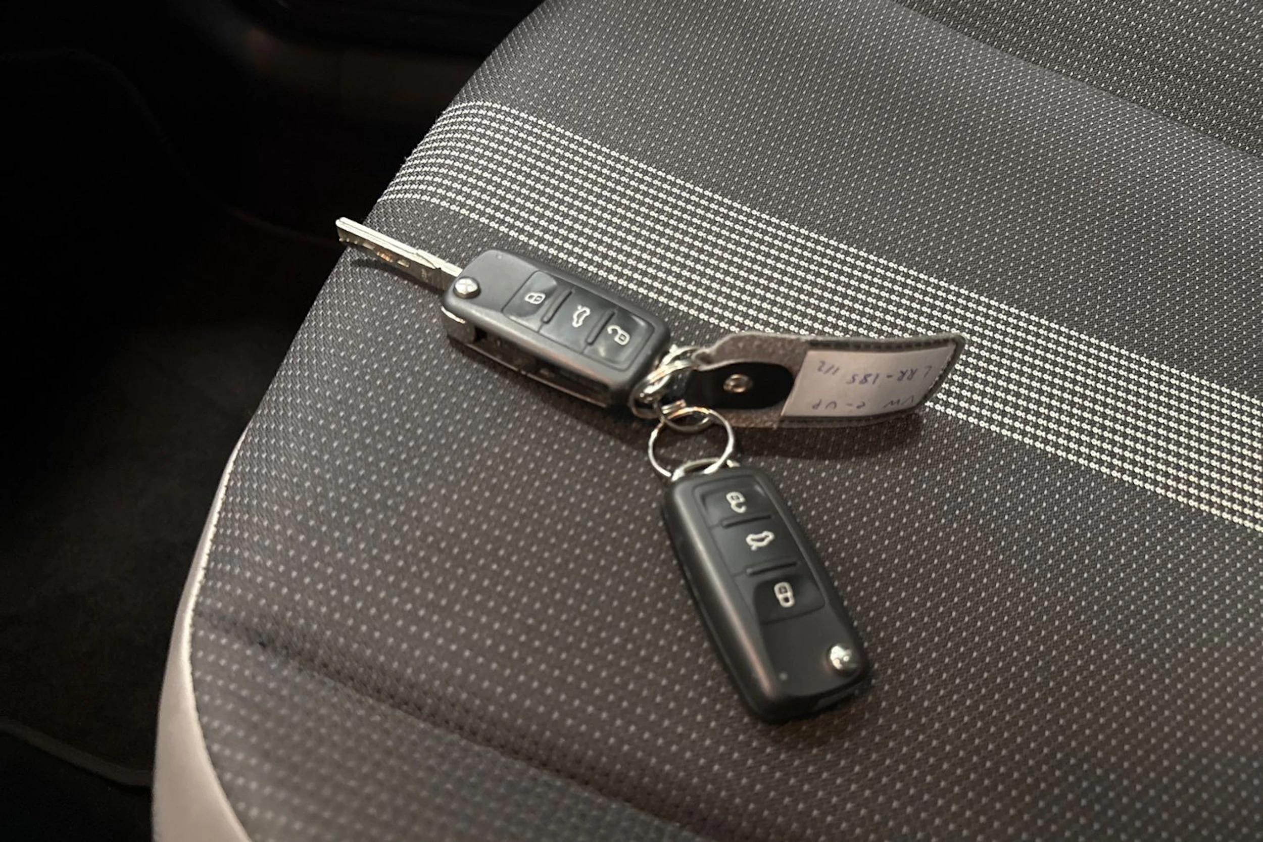 valkoinen Volkswagen up! 2017 kuva 24.