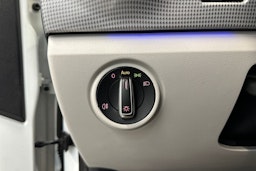 valkoinen Volkswagen up! 2018 kuva 15.