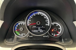 valkoinen Volkswagen up! 2018 kuva 18.