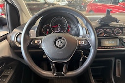 valkoinen Volkswagen up! 2019 kuva 14.