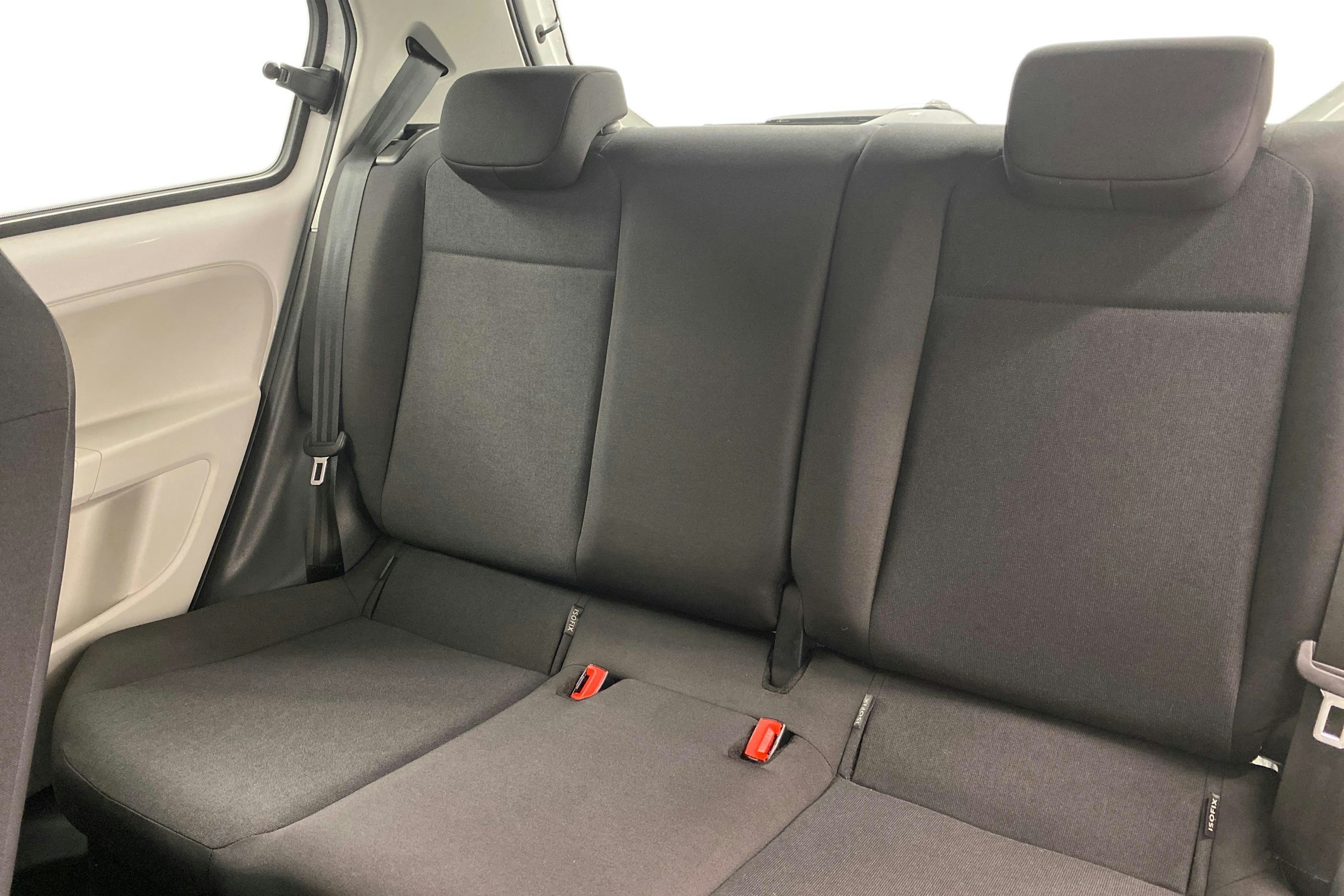 valkoinen Volkswagen up! 2019 kuva 10.