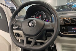 valkoinen Volkswagen up! 2019 kuva 14.