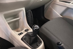 valkoinen Volkswagen up! 2019 kuva 17.