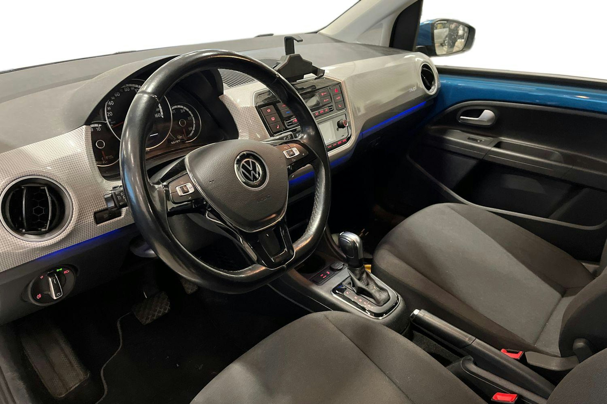 sininen Volkswagen up! 2020 kuva 3.