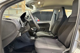 harmaa Volkswagen up! 2020 kuva 17.